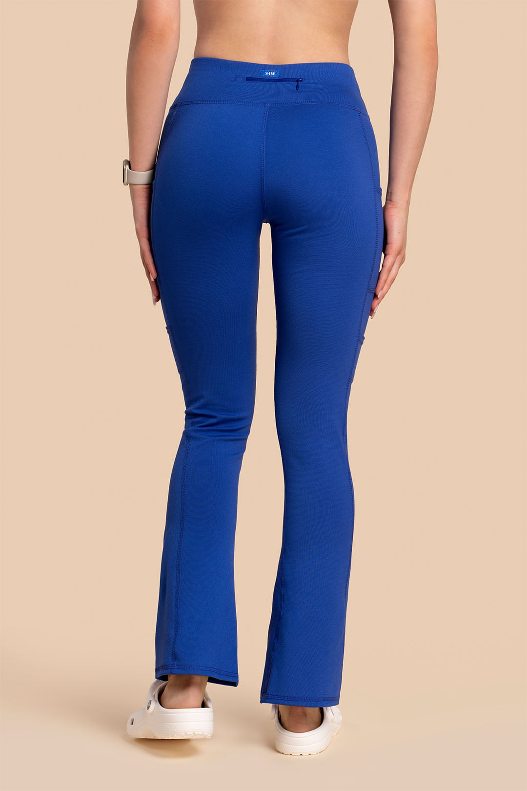 S4W_0003_Spodnie Medyczne Damskie - Scrubs Yoga Pants Blue (4) Spodnie medyczne damskie – Scrubs Yoga Pants chabrowe