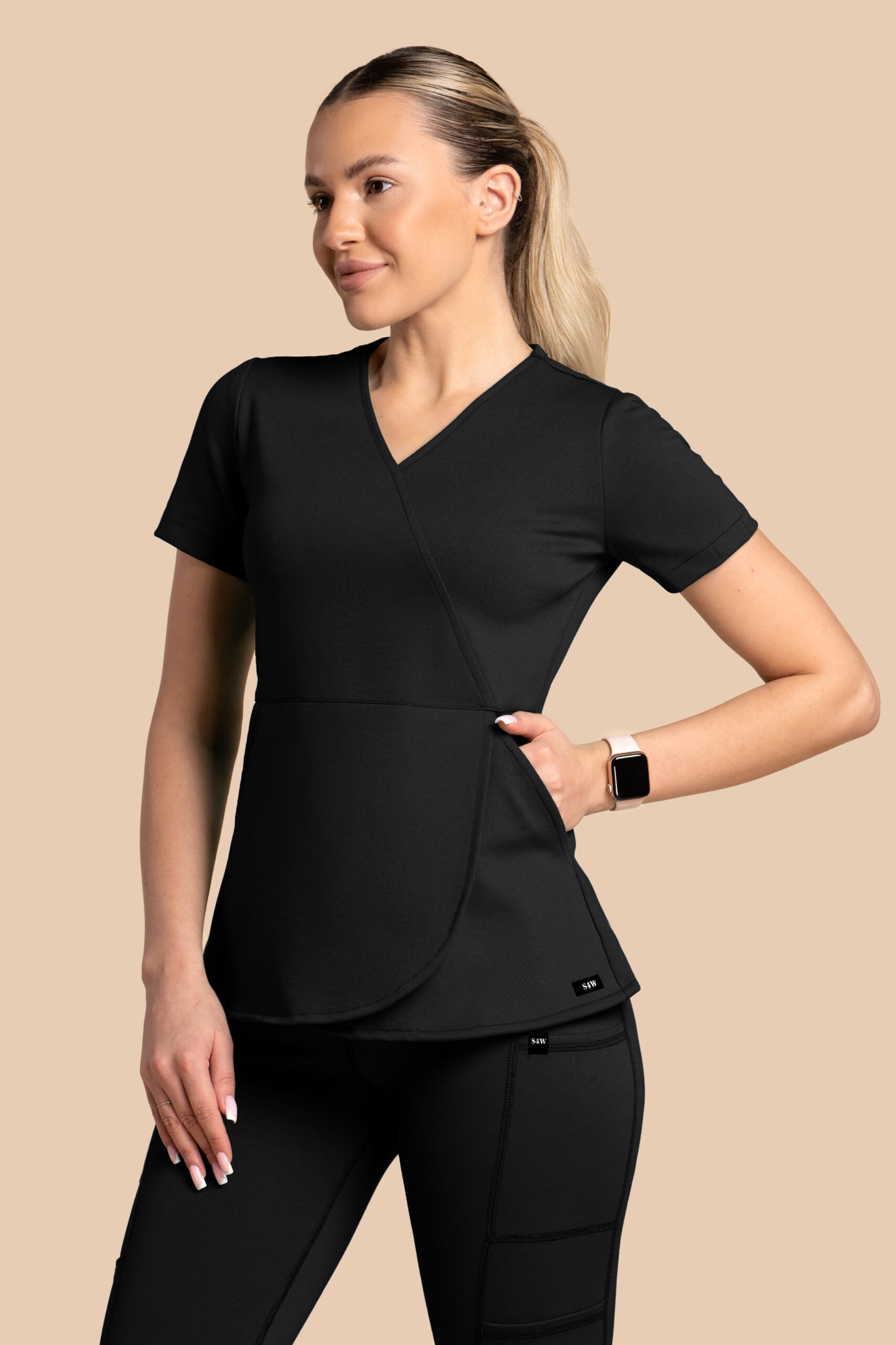 Bluza medyczna damska - Scrubs Tulip Czarna Bluza medyczna damska – Scrubs Tulip czarna