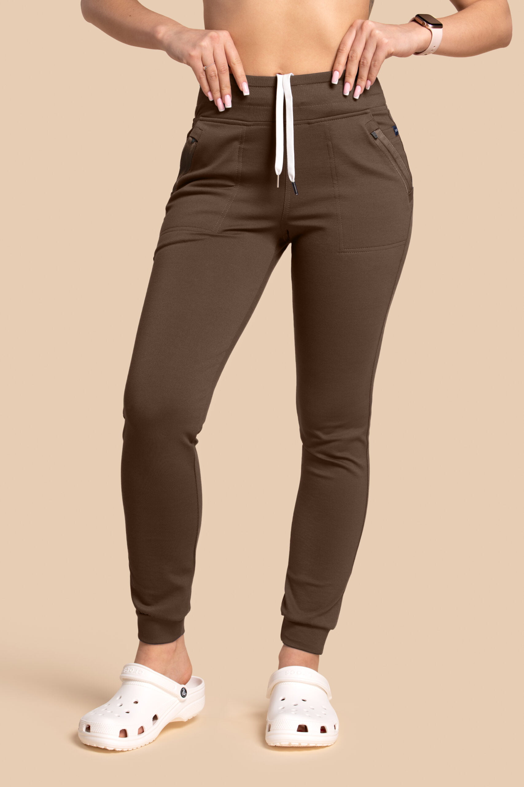 Spodnie Medyczne Damskie - Scrubs Joggery Brązowe Spodnie medyczne damskie – Scrubs Joggery brązowe