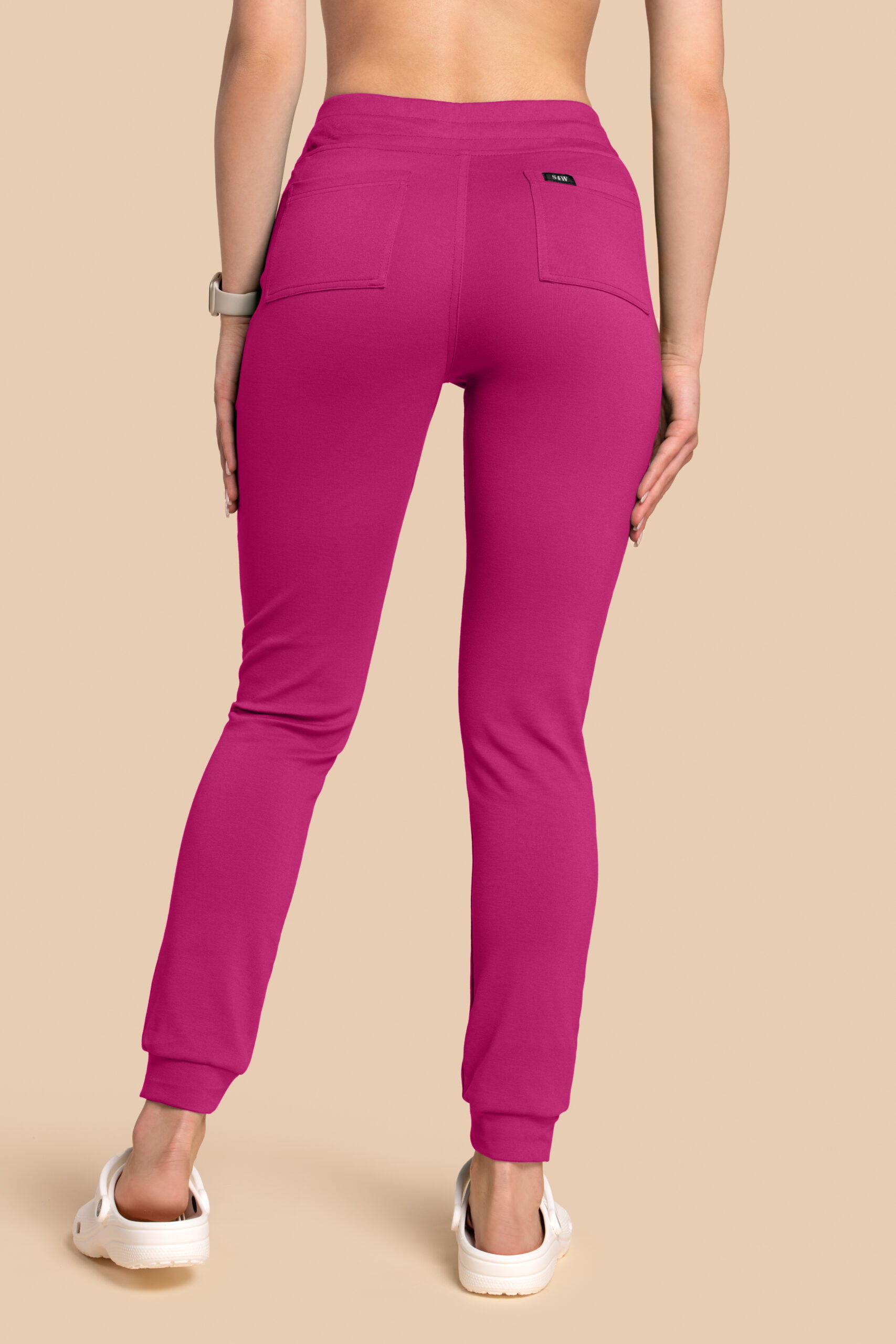 Spodnie Medyczne Damskie - Scrubs Joggery Magenta(3) Spodnie medyczne damskie – Scrubs Joggery magenta