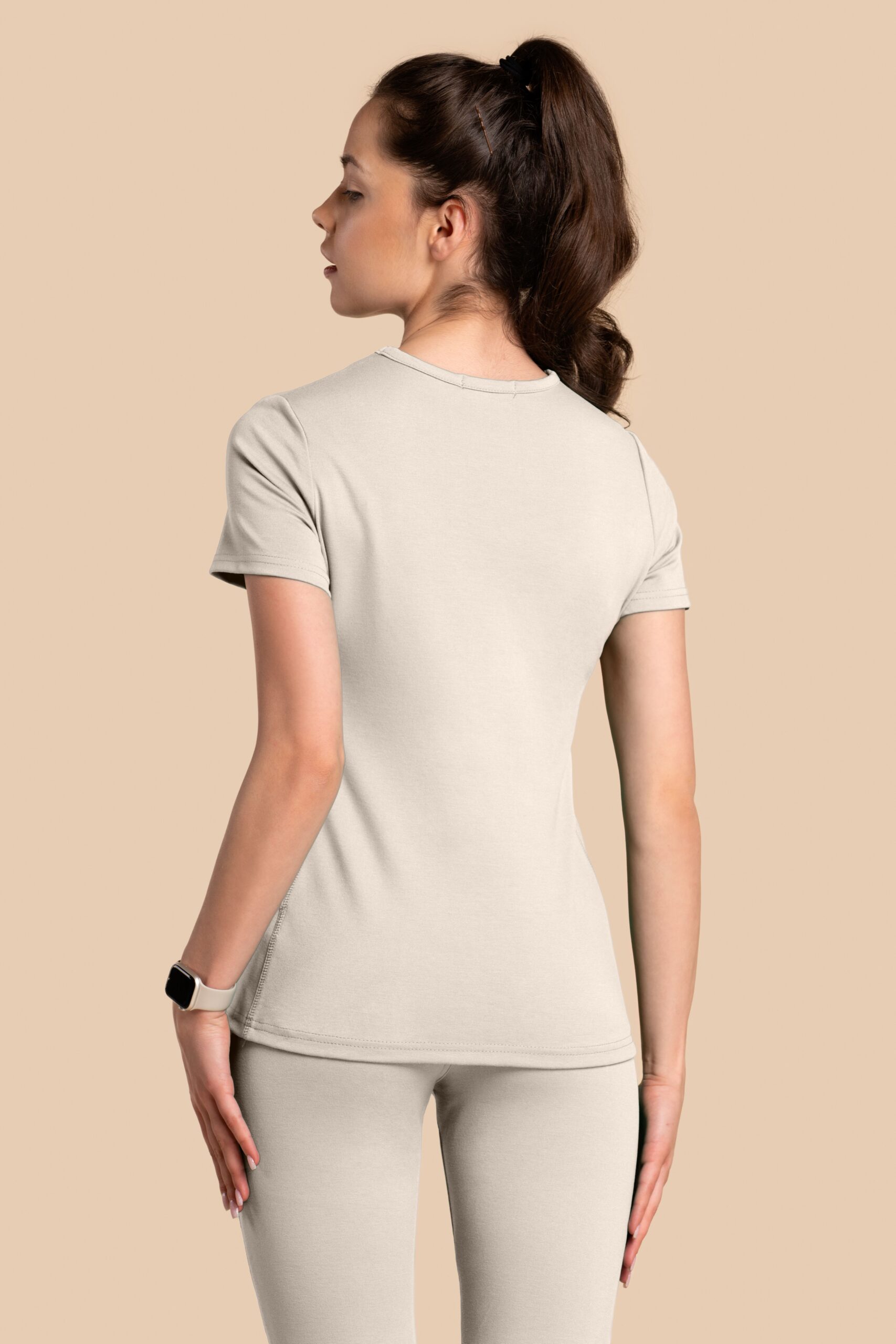 Bluza-medyczna-damska-Scrubs-Twozip-Beżowa-2 Bluza medyczna damska – Scrubs Twozip beżowa